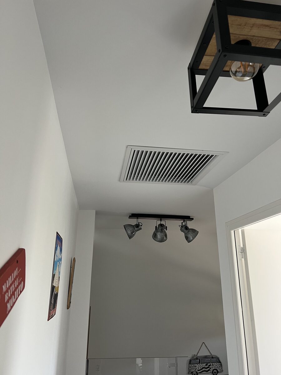Grille d’aspiration d’une climatisation gainable